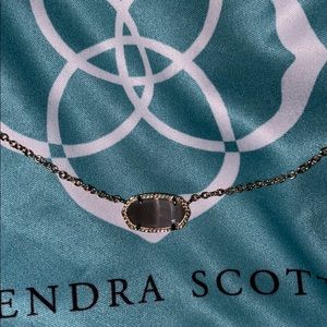 Kendra Scott necklace